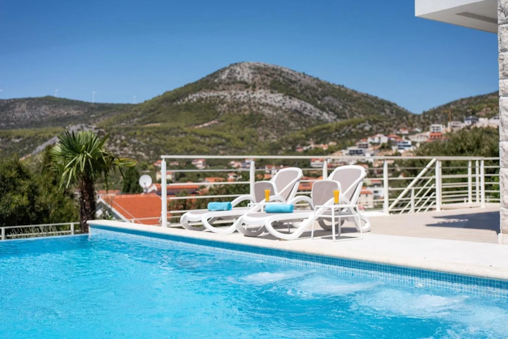 New! Villa Paloma Blanca 4-Bedroom Villa With Sea Views Seget Vranjica