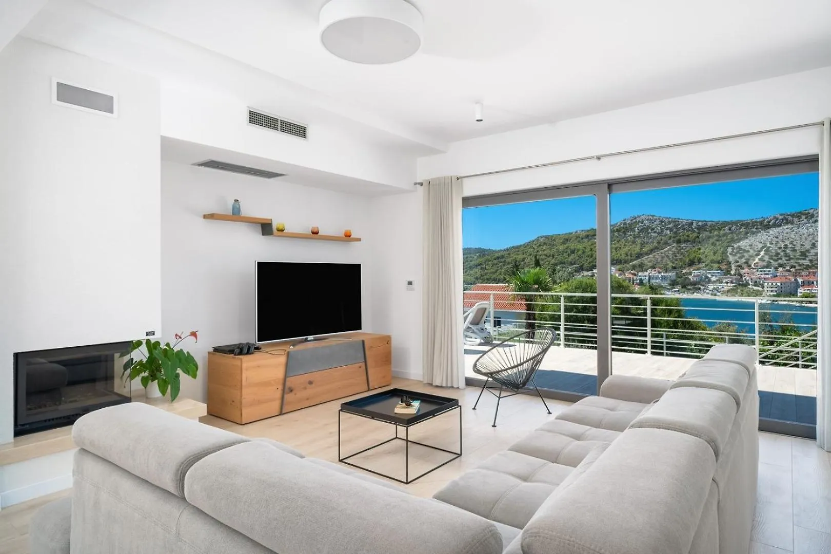 New! Villa Paloma Blanca 4-Bedroom Villa With Sea Views Seget Vranjica