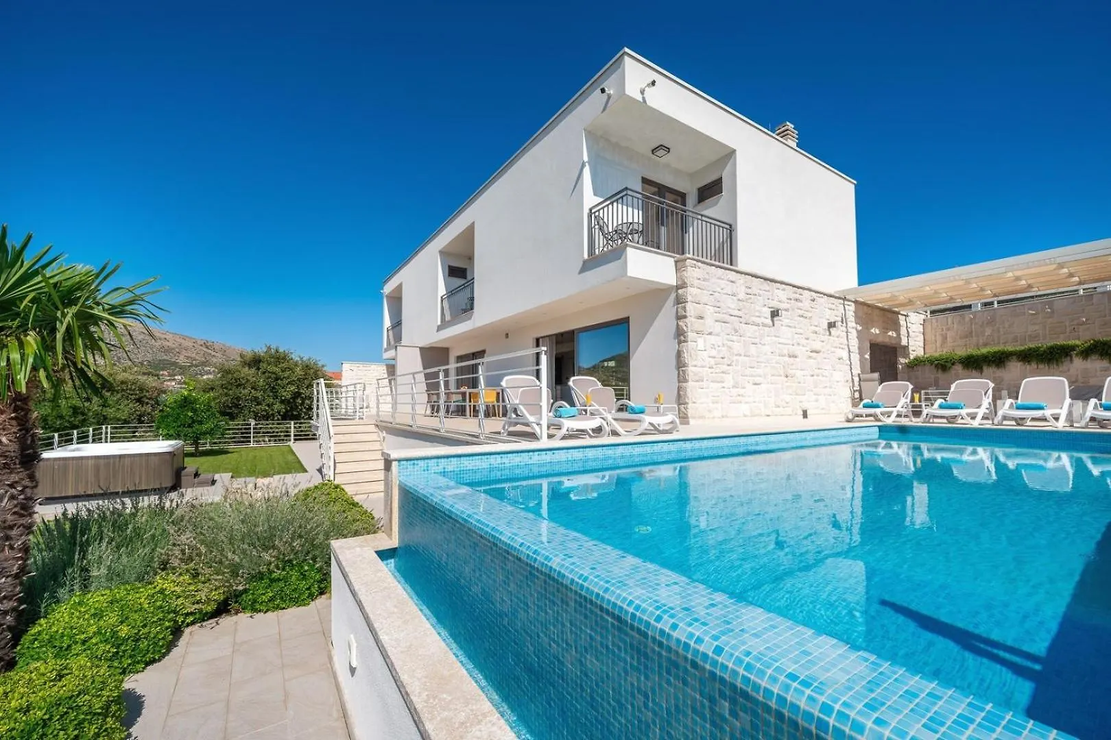New! Villa Paloma Blanca 4-Bedroom Villa With Sea Views Seget Vranjica
