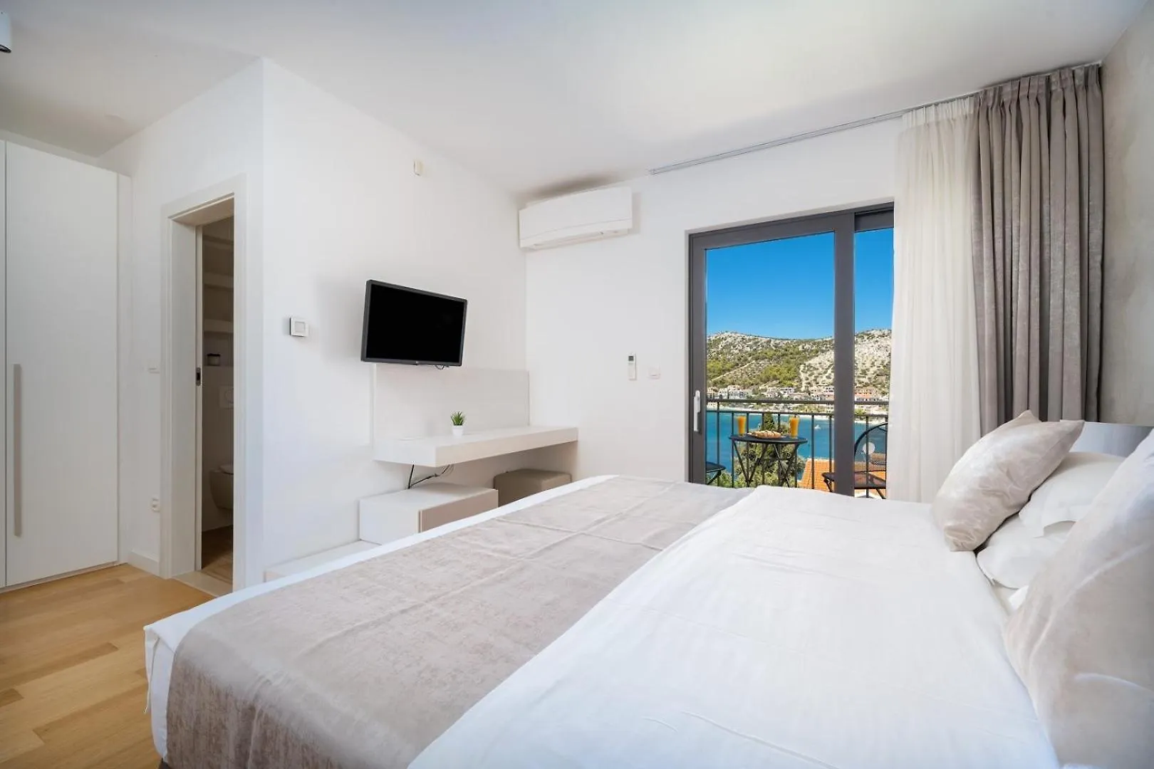 New! Villa Paloma Blanca 4-Bedroom Villa With Sea Views Seget Vranjica